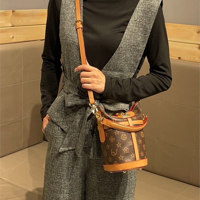 Torebka damska typu bucket bag – Women Bags High End Brands recenzja i cena