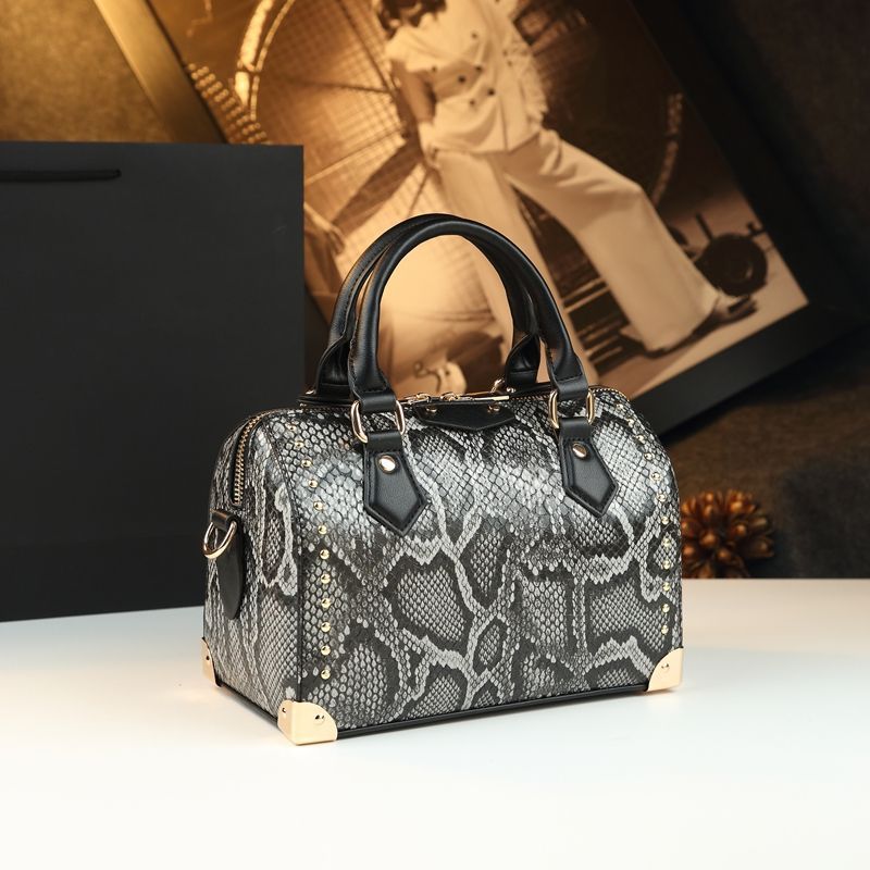 Luksusowa torebka damska z pra – Women Bags High End Brands recenzja i cena