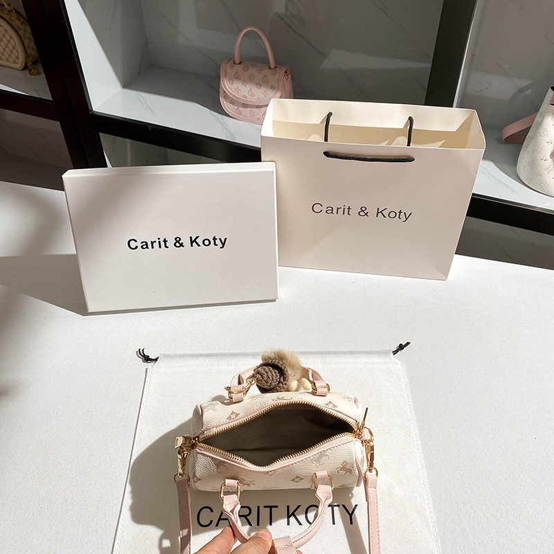 Luksusowa, minimalistyczna i e – Women Bags High End Brands recenzja i cena