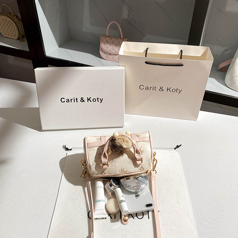 Luksusowa, minimalistyczna i e – Women Bags High End Brands recenzja i cena